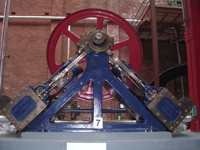 Double diagonal engine